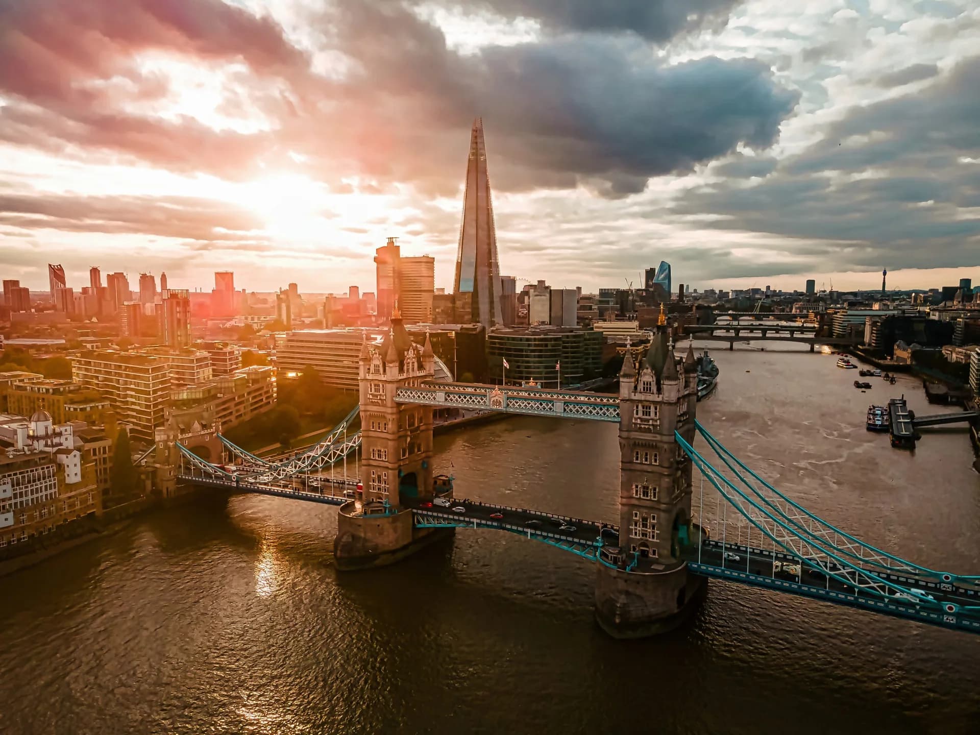 Homestay or Student Accommodation in the UK? (Pros and Cons)