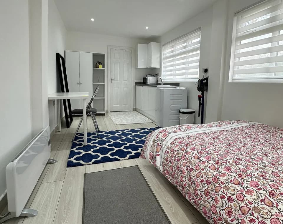 Colindale Skyline House – 1